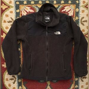 Authentic small women’s The North Face  black fleece. In good use condition.